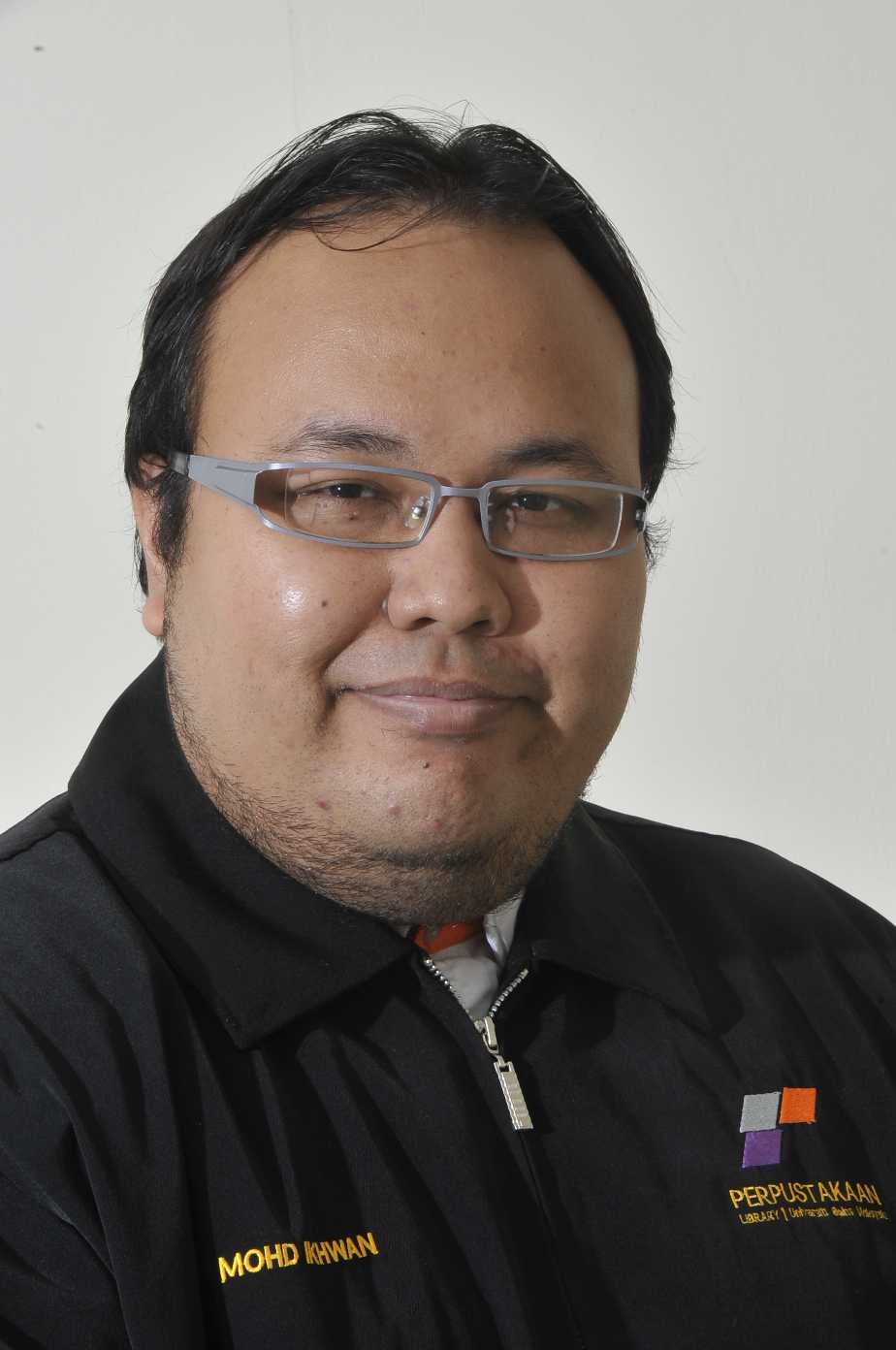 <b>Mohd Ikhwan</b> Ismail Senior Librarian, Reference &amp; Research Division - _DSC0023