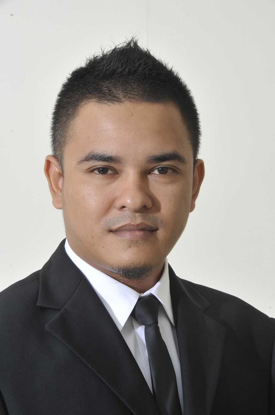 Mohd <b>Fariz Izwan</b> Komaruddin Library Assistant Officer farizizwan@usm.my - _DSC0043